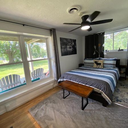 Our Place Up North Bnb Хантсвилл Экстерьер фото