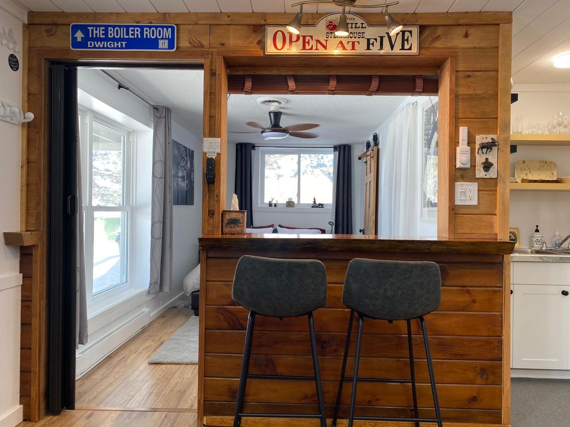 Our Place Up North Bnb Хантсвилл Экстерьер фото